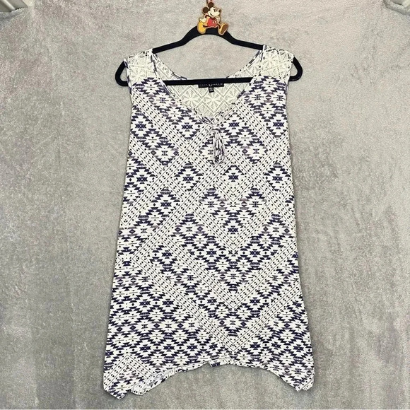 Fred David 2X Top Shirt White Geometric Sleeveless Asymmetrical V Neck Keyhole - Picture 1 of 8